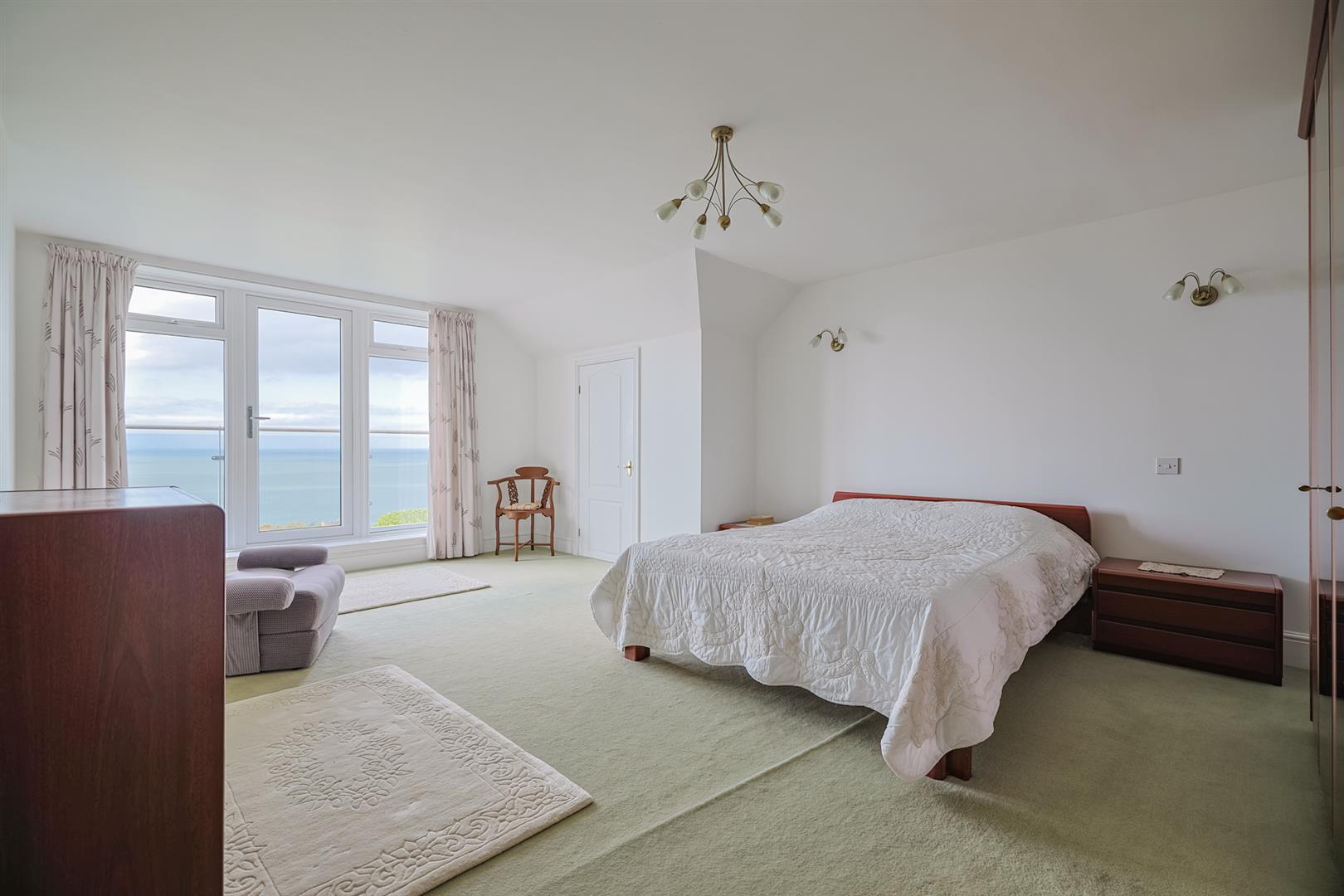East Cliff, Pennard, Swansea, SA3 2AS